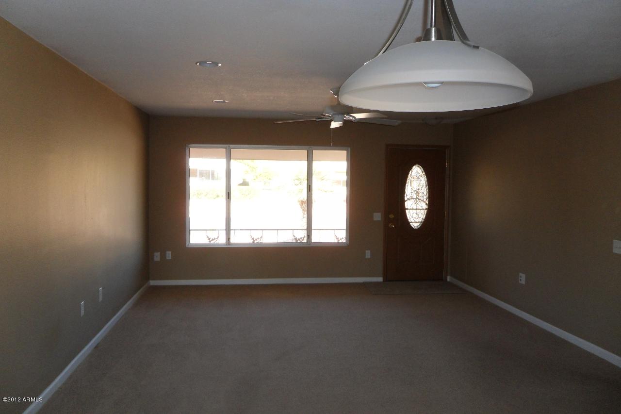 9527 W Willowbrook Dr., Sun City, AZ 85373