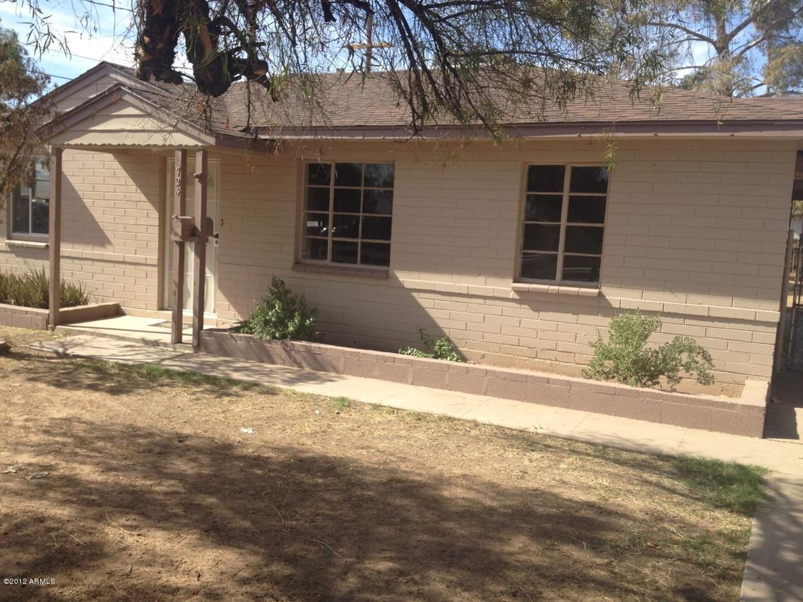 724 S Lewis Rd., Mesa, AZ 85210