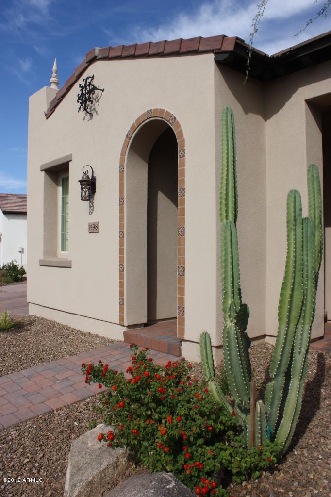 1598 E Sattoo Way, San Tan Valley, AZ 85140