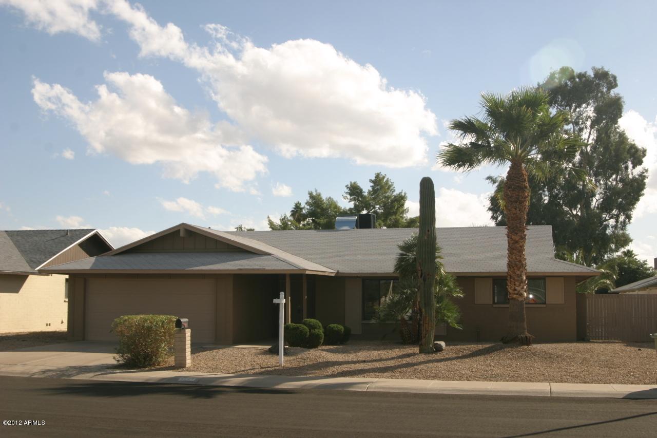 5621 W Tierra Buena Ln., Glendale, AZ 85306