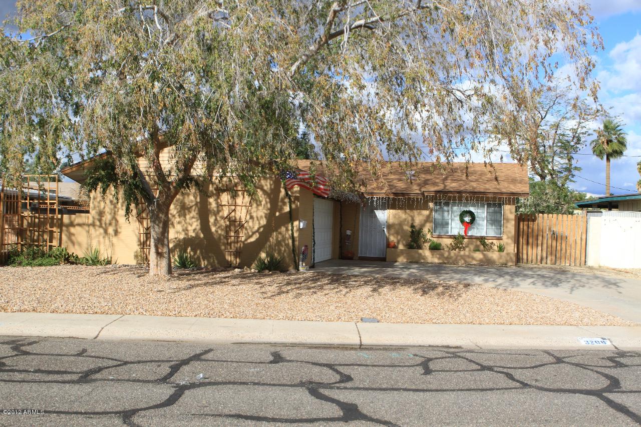 3208 W Port Royale Ln., Phoenix, AZ 85053