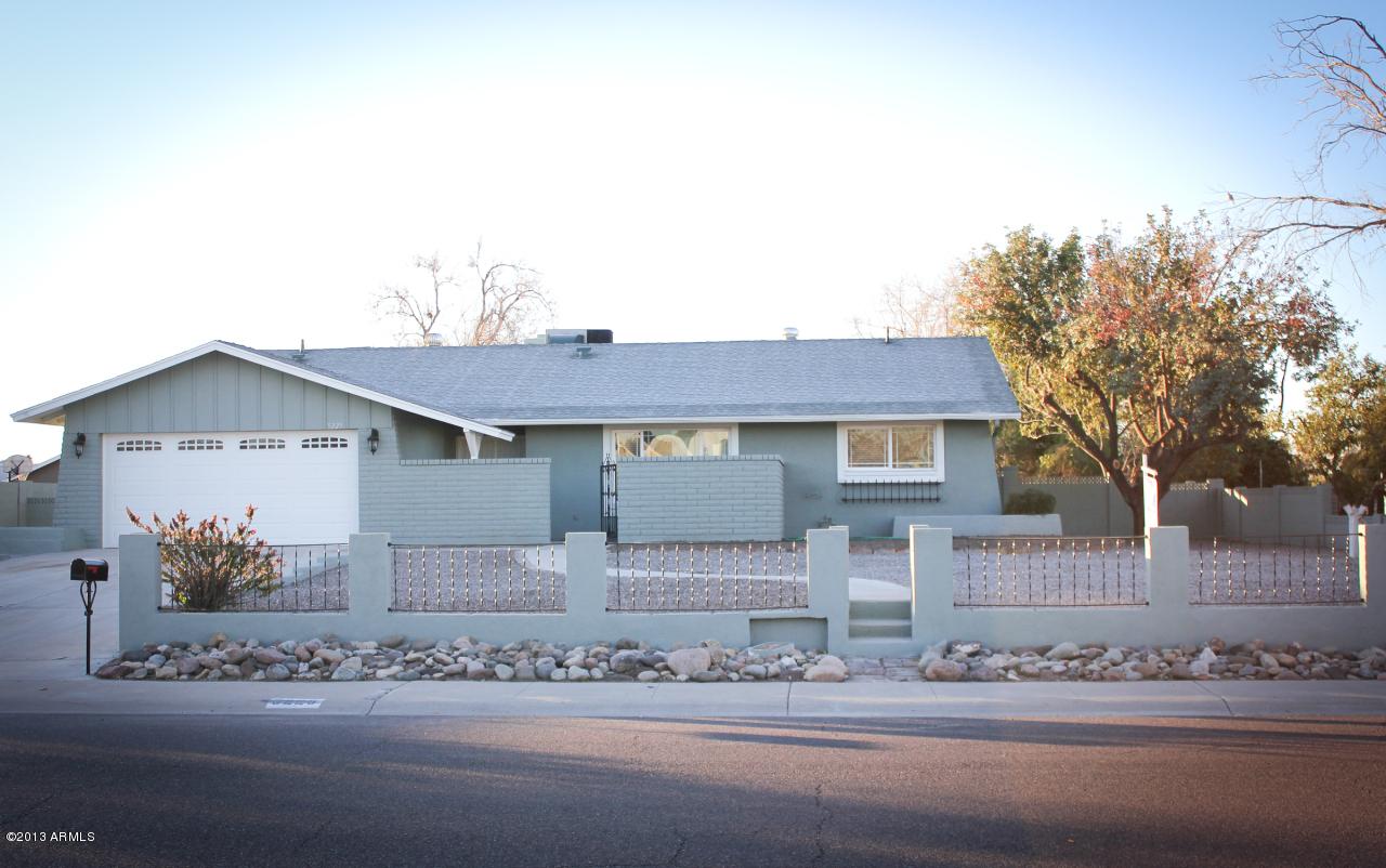 5225 W Tierra Buena Ln., Glendale, AZ 85306