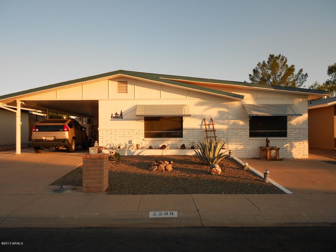 2209 N Middlecoff Dr., Mesa, AZ 85215