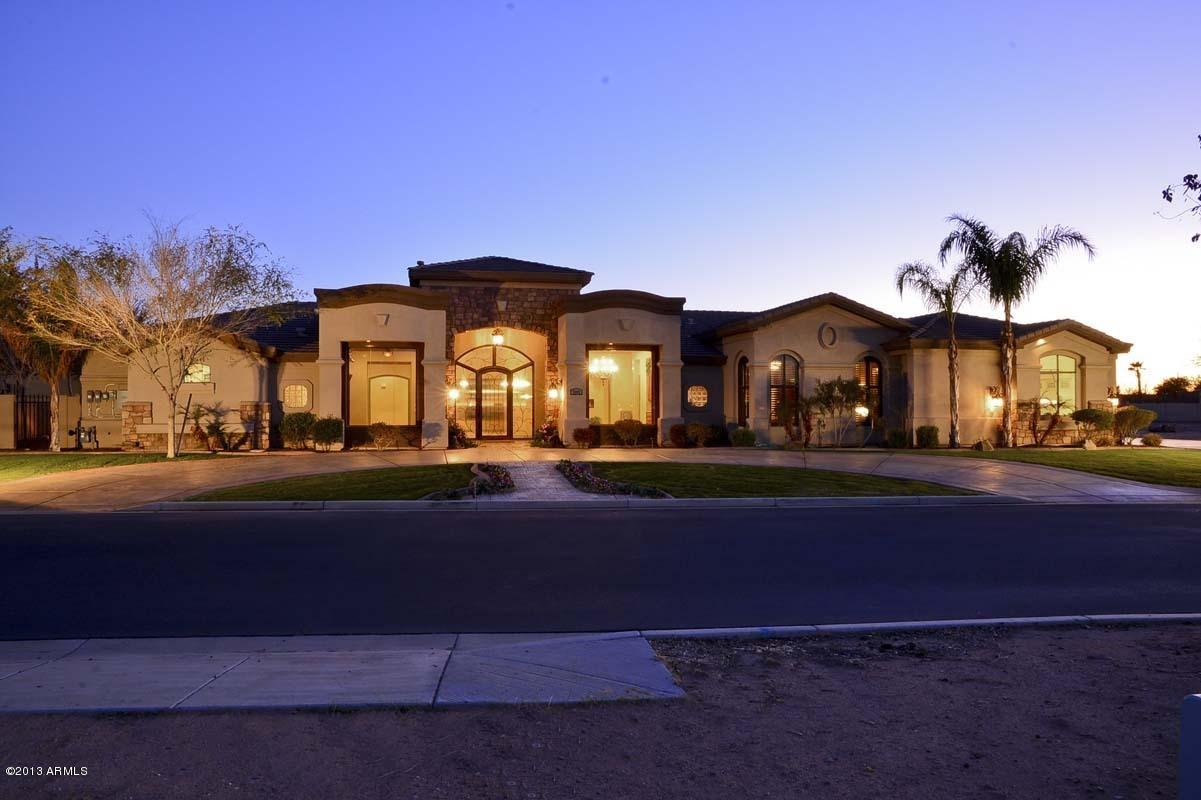 8191 W Calle De Montalvo, Glendale, AZ 85303