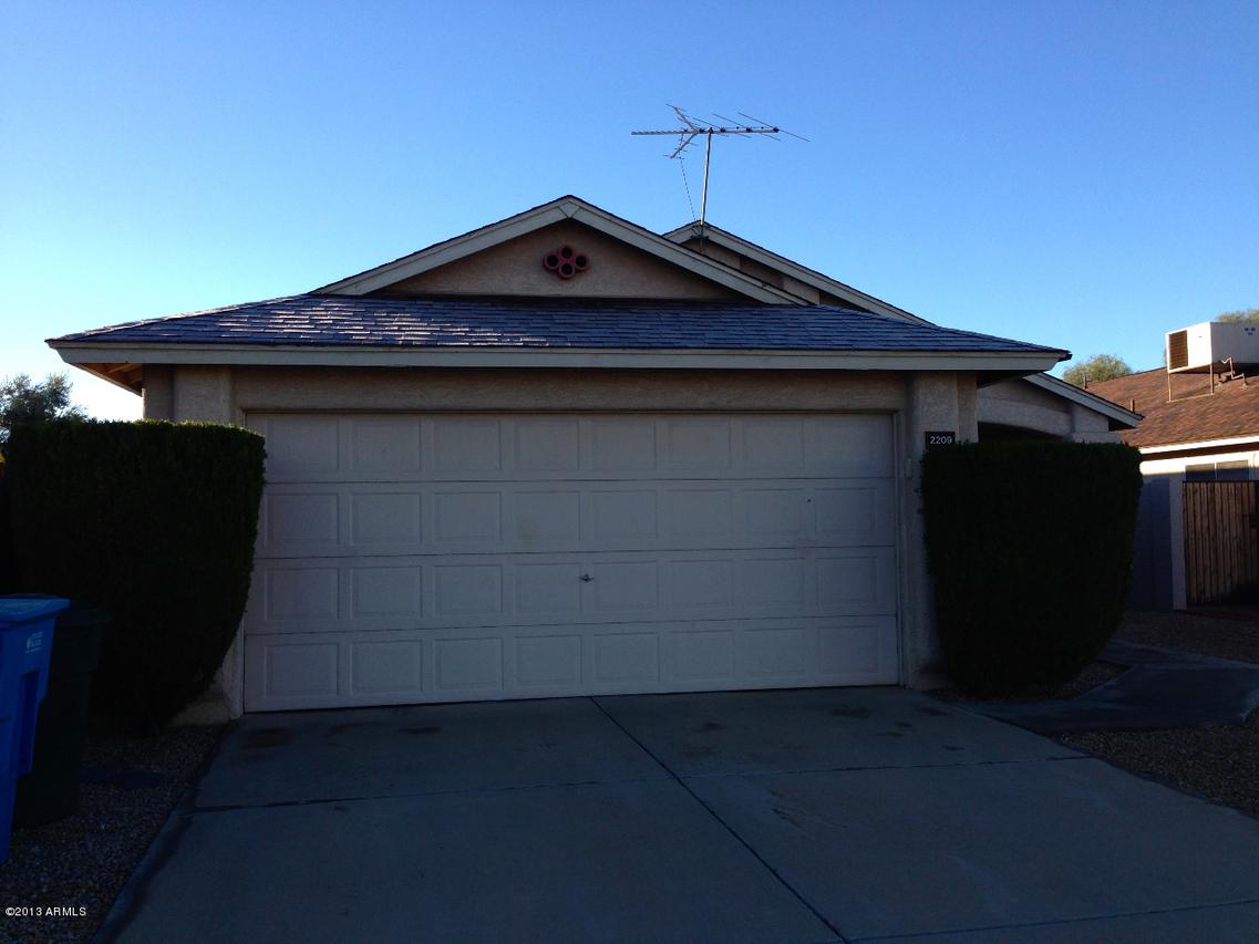 2209 E Paradise Ln., Phoenix, AZ 85022