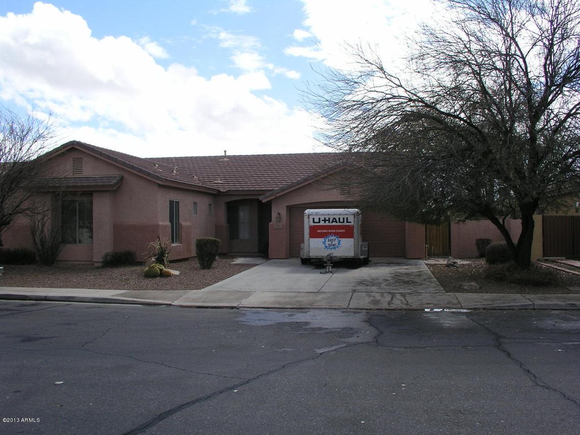 2221 E Indian Wells Dr., Chandler, AZ 85249