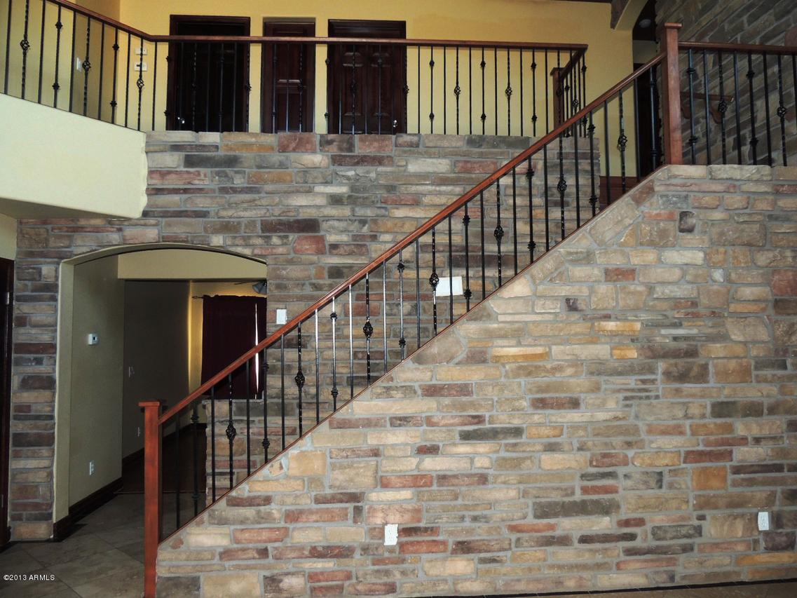 7215 W Raymond St., Phoenix, AZ 85043