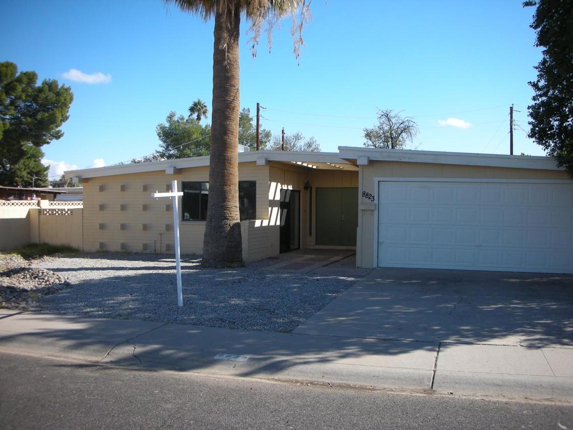 8823 N 38th Dr., Phoenix, AZ 85051