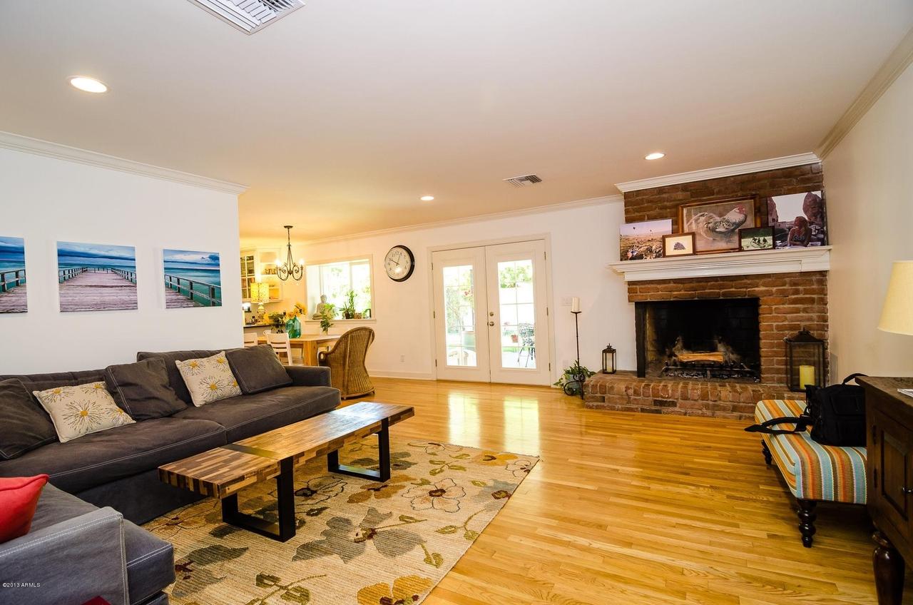 216 E Glenn Dr., Phoenix, AZ 85020