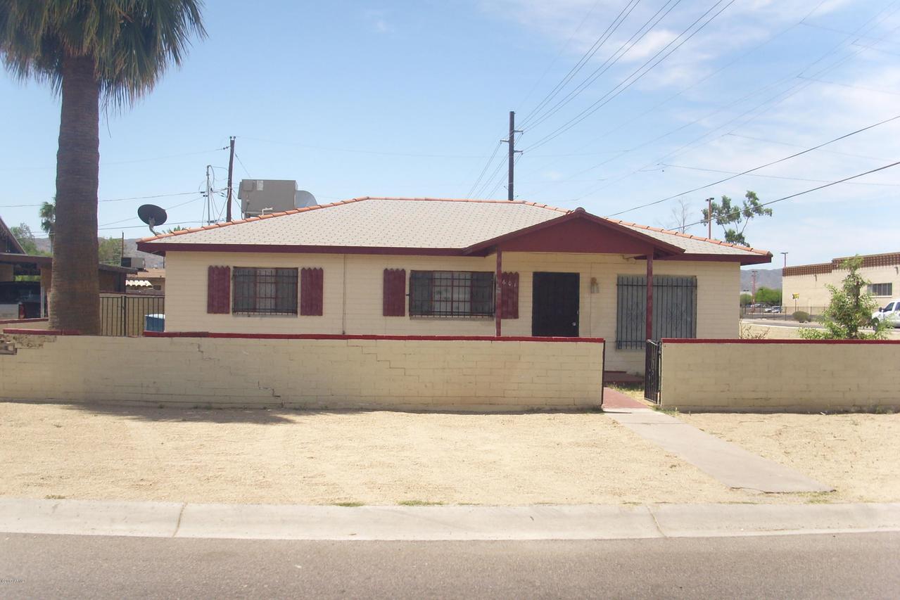 1601 E Sunland Ave., Phoenix, AZ 85040