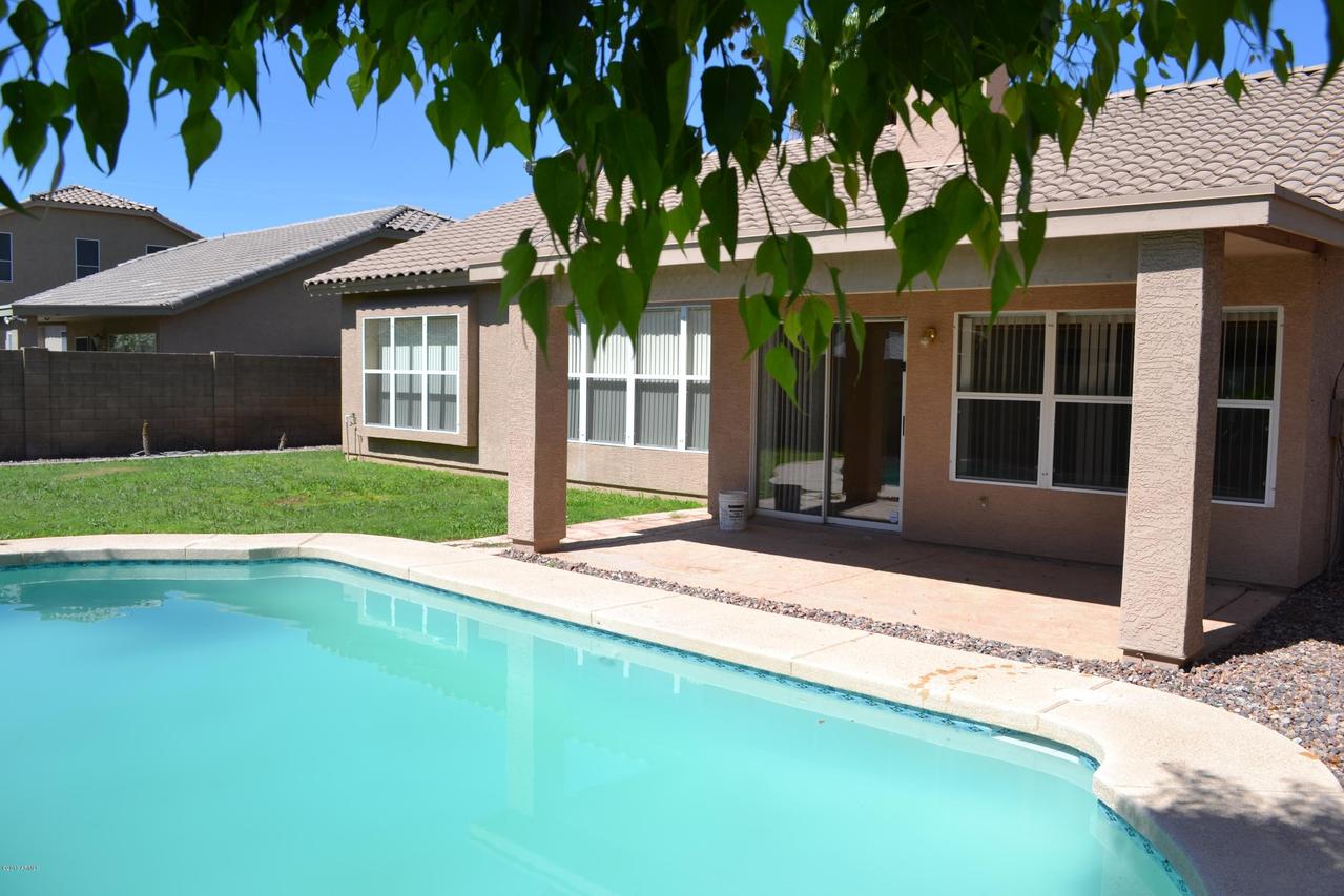 1325 S Larkspur St., Gilbert, AZ 85296