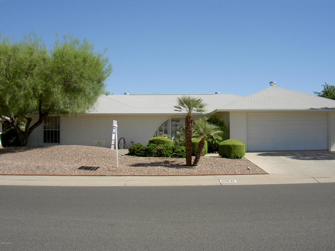19831 N Willow Creek Cir., Sun City, AZ 85373