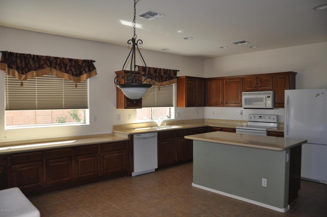 17622 W Port Royale Ln., Surprise, AZ 85388