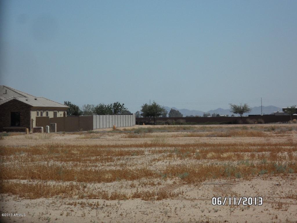 16124 W Cheryl Ct. #13, Waddell, AZ 85355