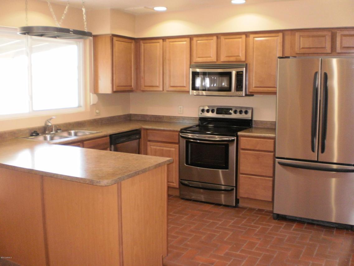 2827 W Bluefield Ave., Phoenix, AZ 85053