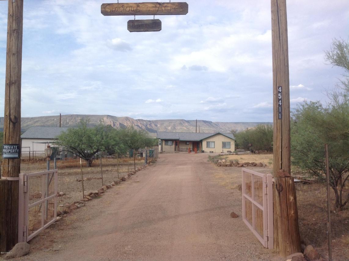 45411 N 7th St., New River, AZ 85087