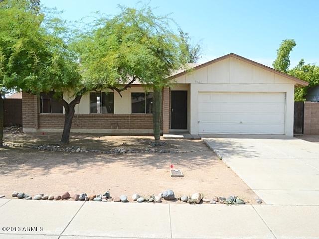 9527 W Echo Ln., Peoria, AZ 85345