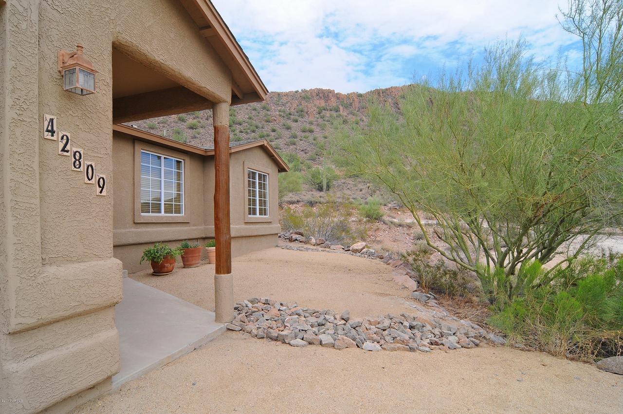 42809 N 7th St., New River, AZ 85087