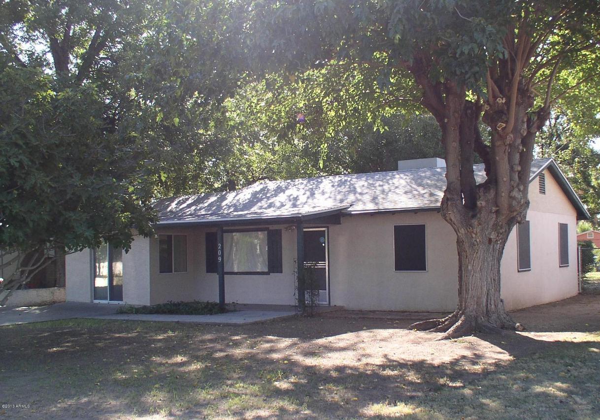 209 Genung Ave., Wickenburg, AZ 85390