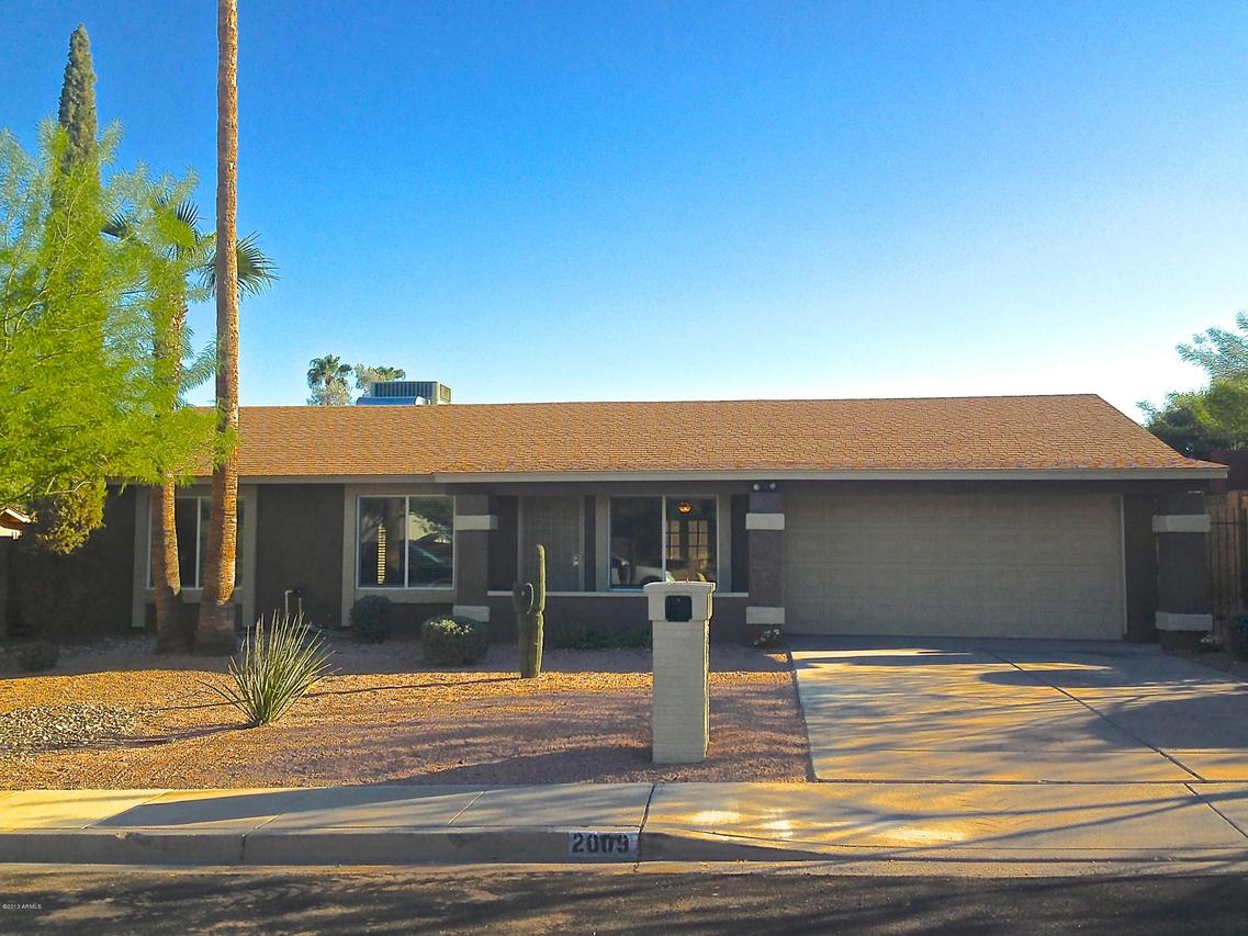 2009 E Claire Dr., Phoenix, AZ 85022