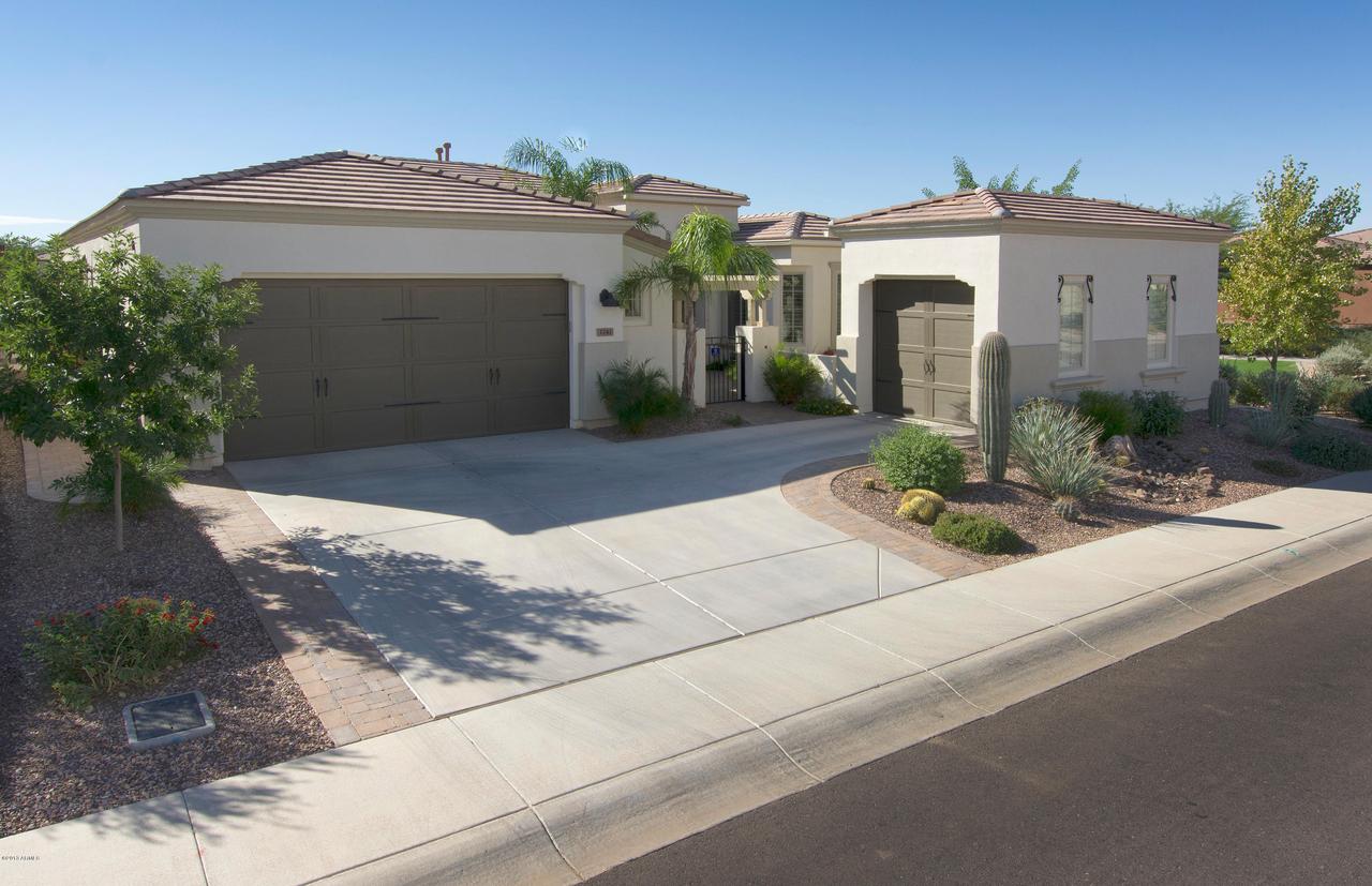 1741 E Adelante Way, San Tan Valley, AZ 85140