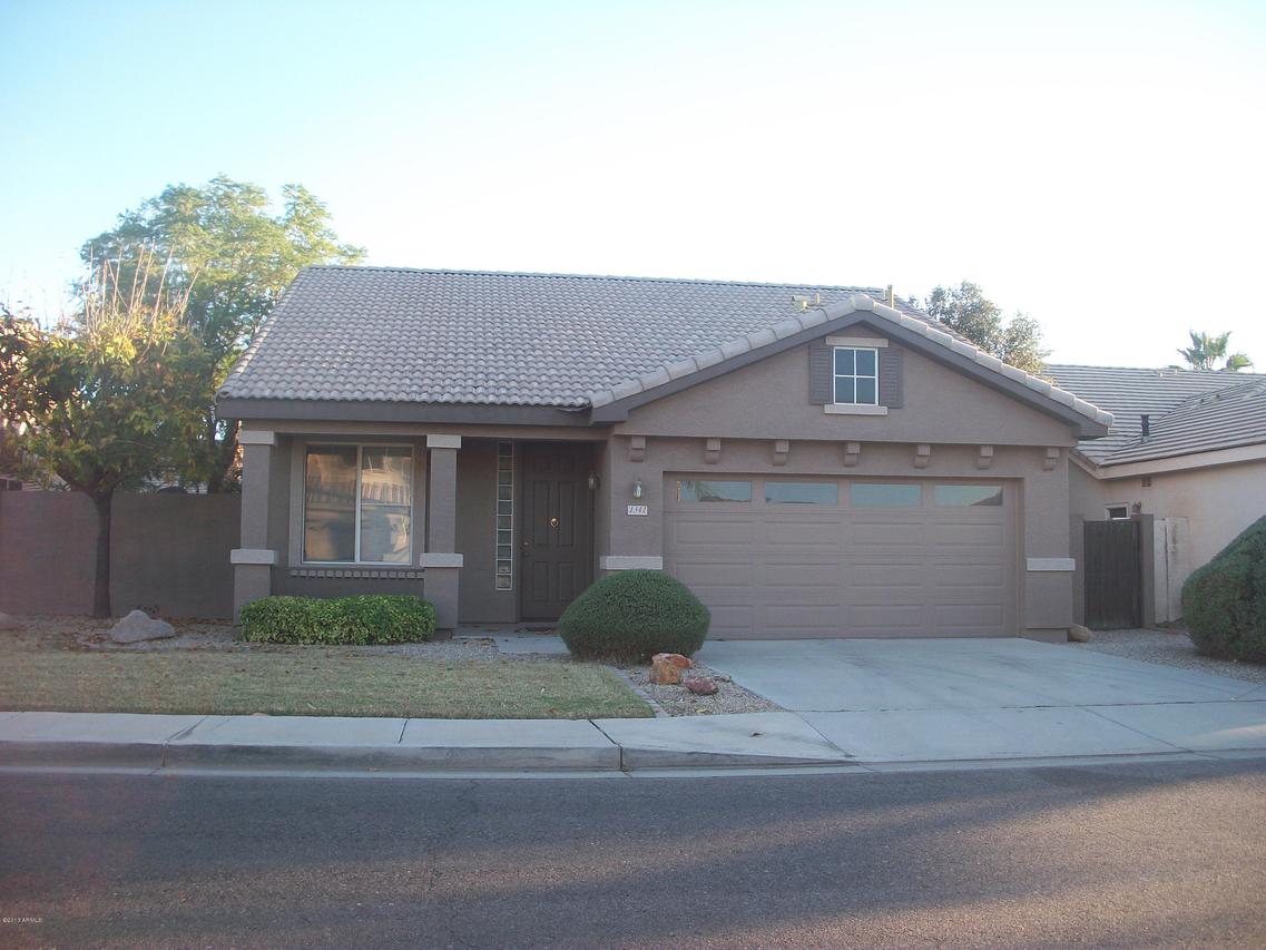 1341 W Armstrong Way, Chandler, AZ 85248
