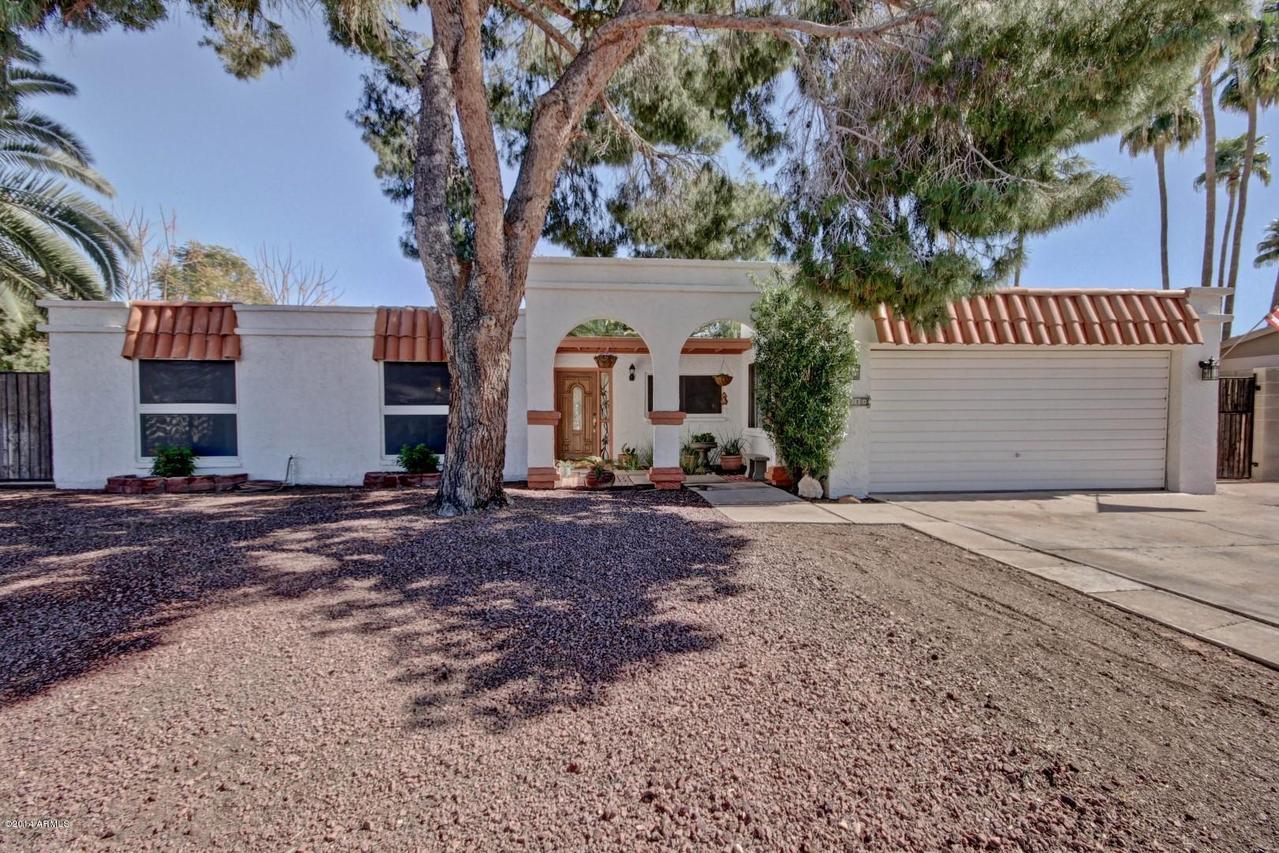 2821 S Las Palmas Cir., Mesa, AZ 85202