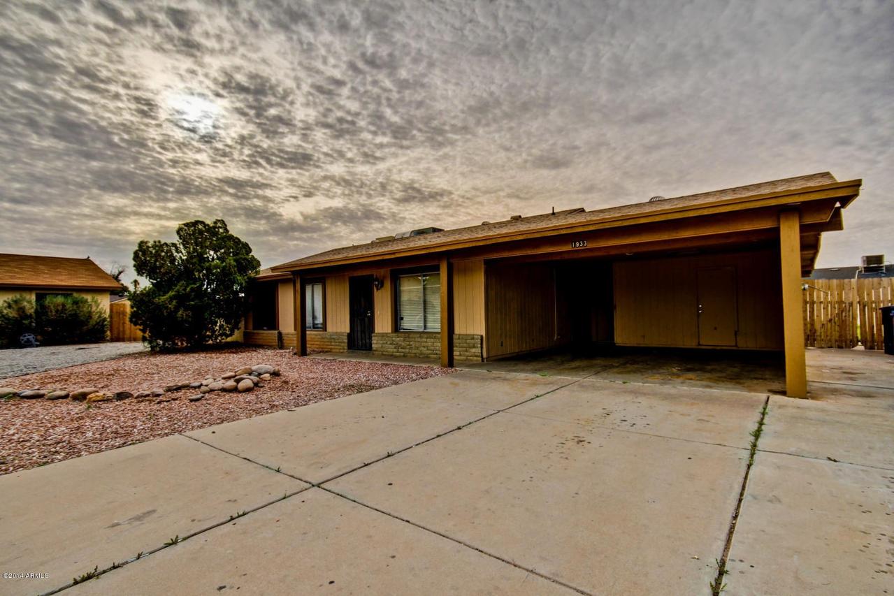 1933 W Des Moines Cir., Mesa, AZ 85201