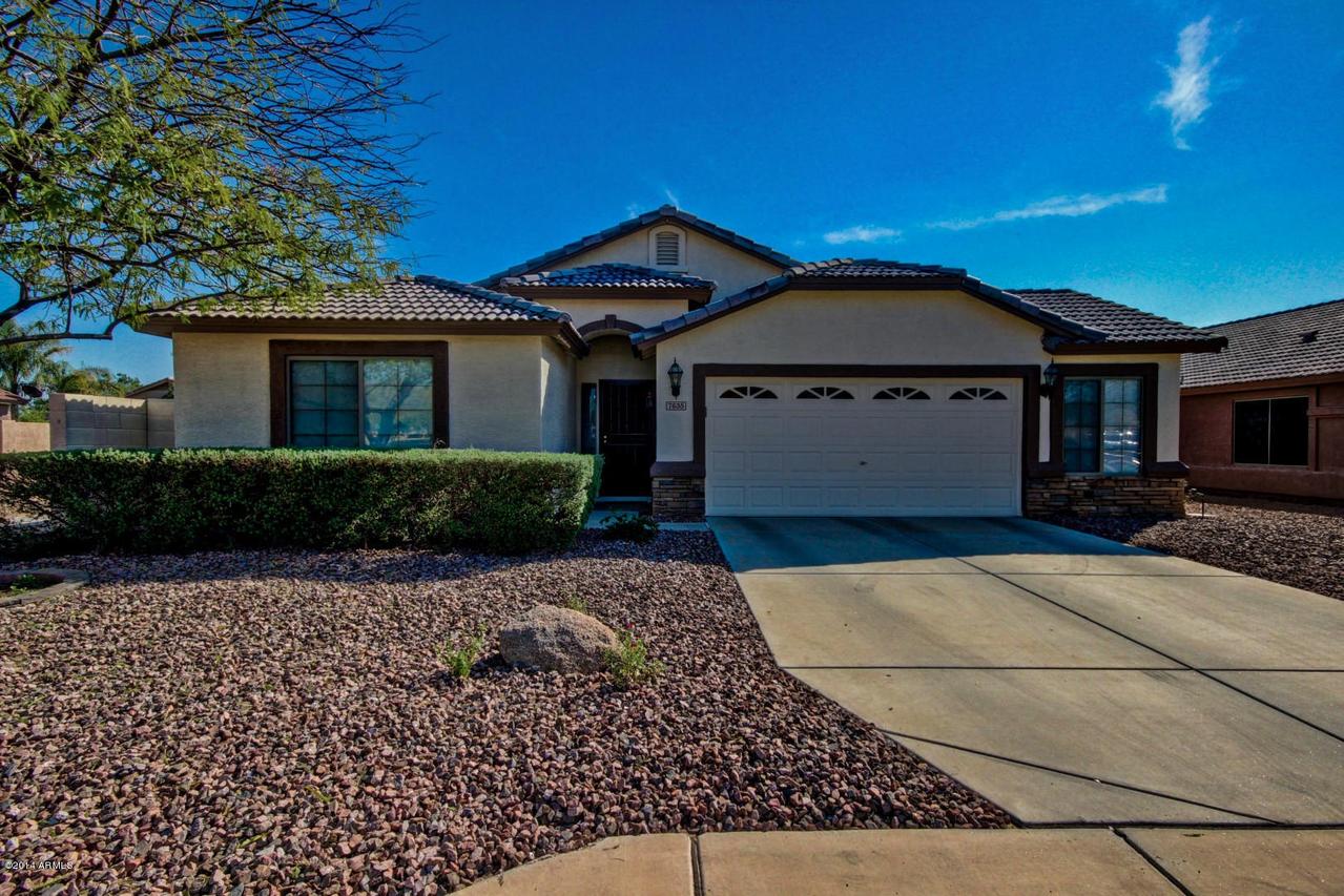 7635 E Des Moines Cir., Mesa, AZ 85207