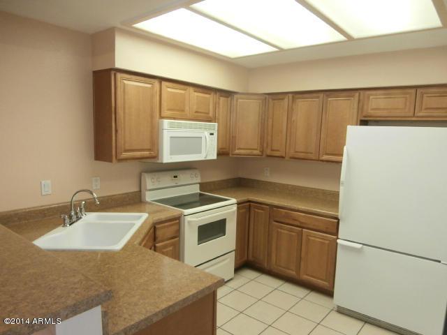 9407 N 59th Ave. #221, Glendale, AZ 85302