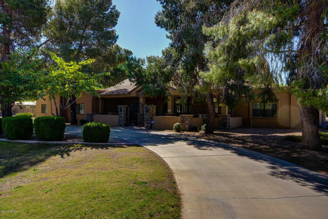 1001 E El Freda Rd., Tempe, AZ 85284