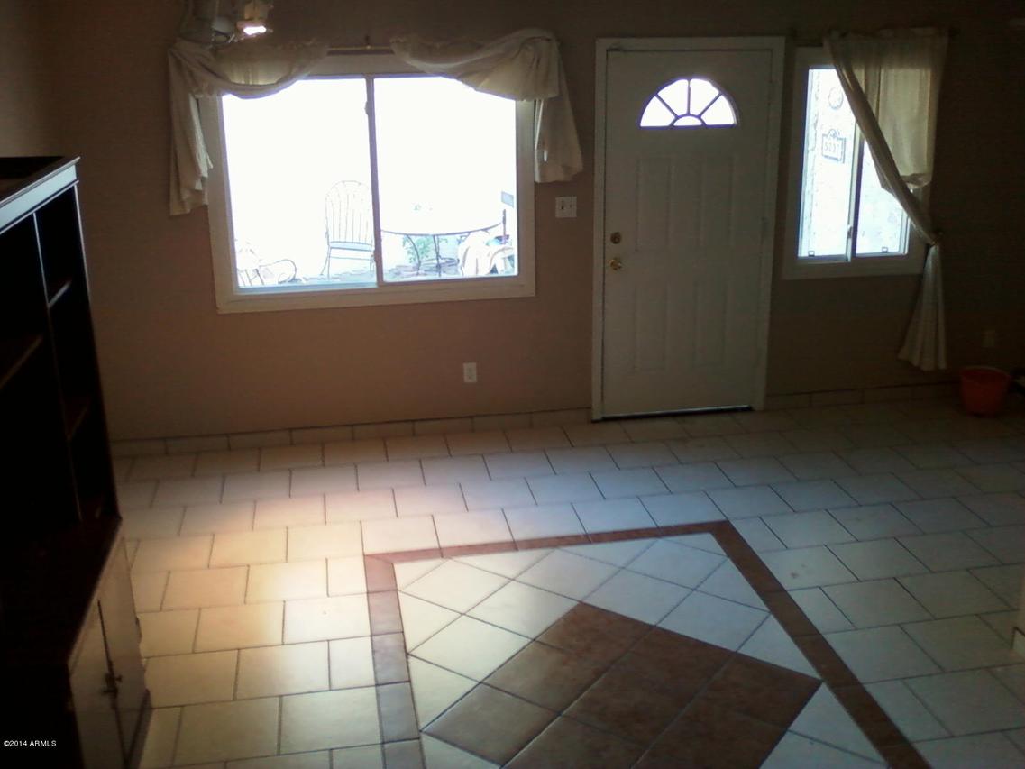 5207 N 42nd Pkwy., Phoenix, AZ 85019