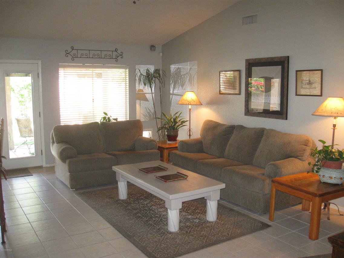 8330 W Dreyfus Dr., Peoria, AZ 85381