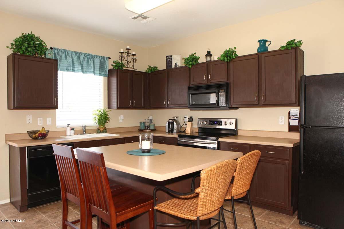 40115 N Thoroughbred Way, San Tan Valley, AZ 85140