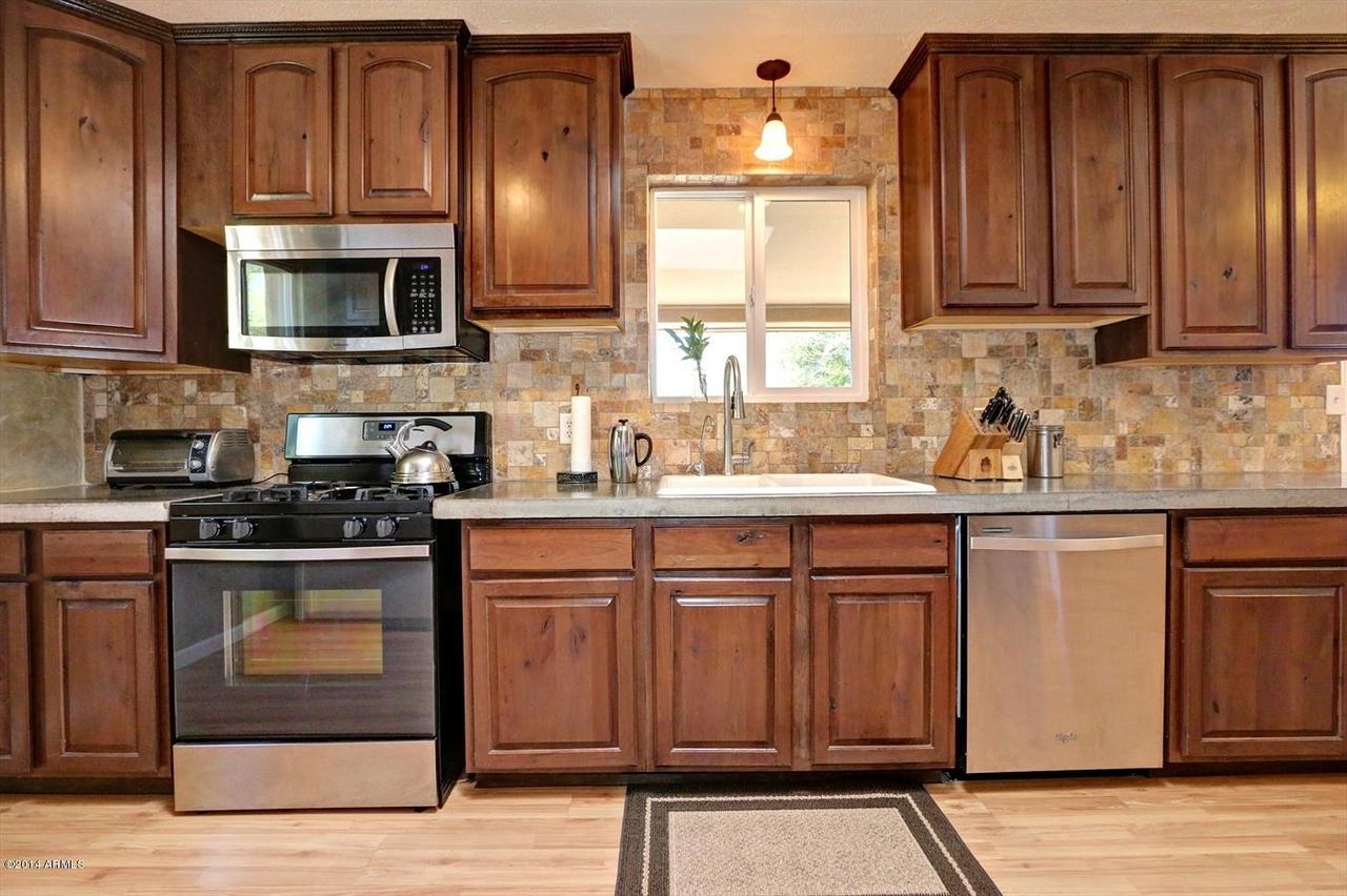43632 N 16th St., New River, AZ 85087