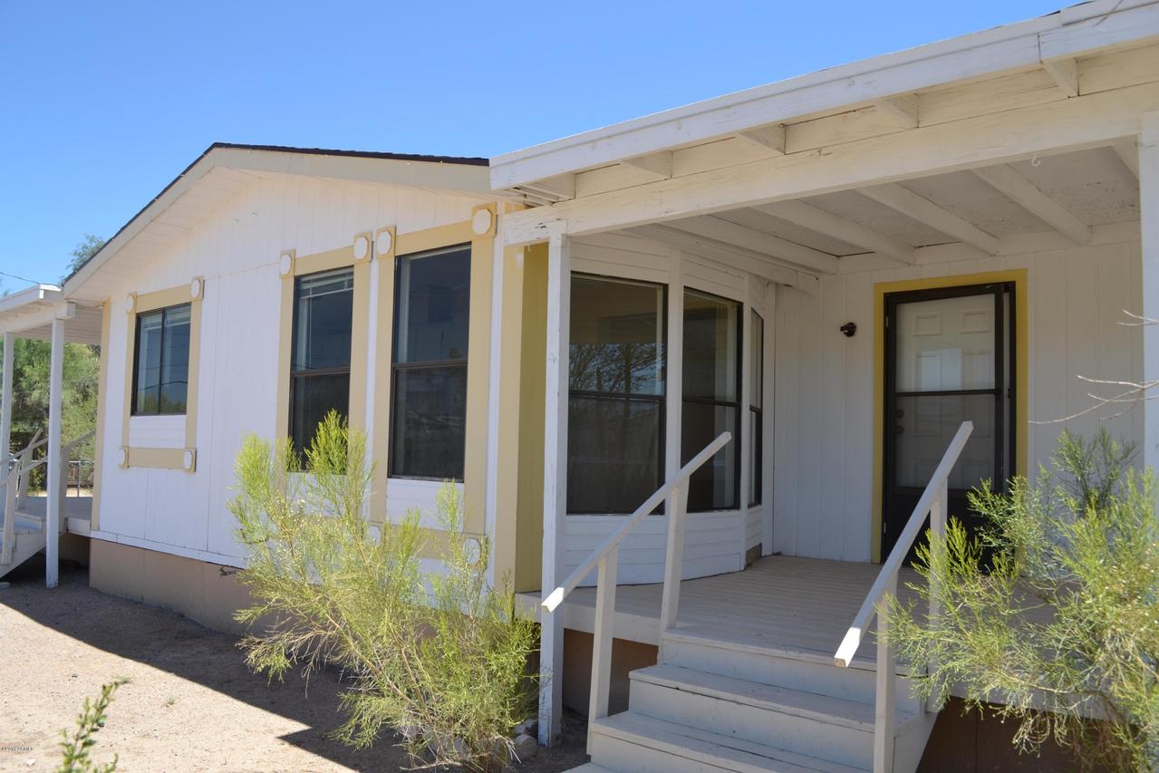 2715 W Foothill St., Apache Junction, AZ 85120