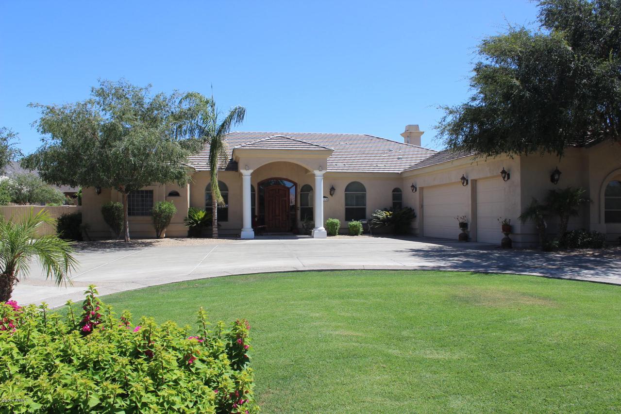 915 E Valencia Dr., Phoenix, AZ 85040