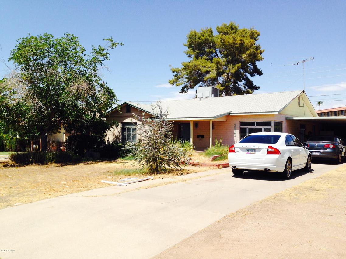 2821 N Greenfield Rd., Phoenix, AZ 85006