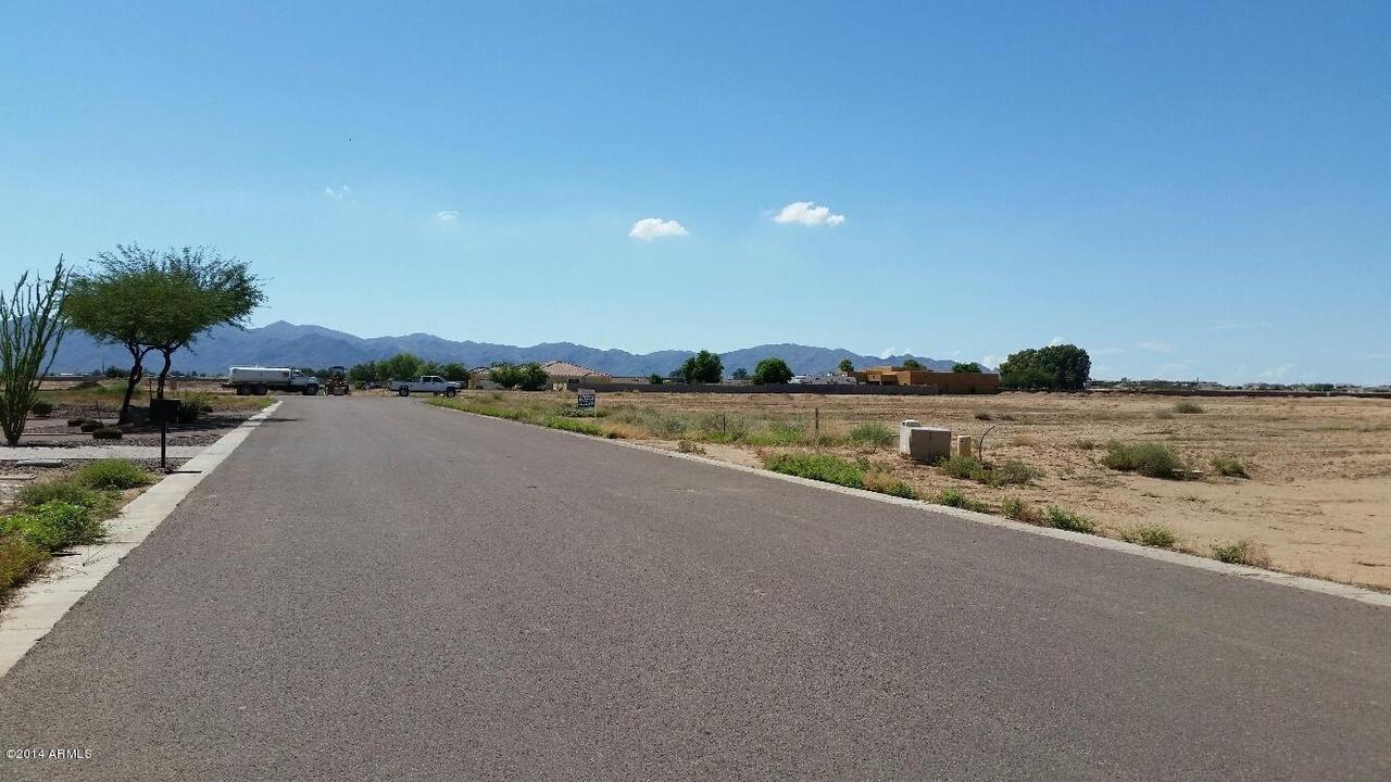 15923 W Cheryl Ct. #62, Waddell, AZ 85355