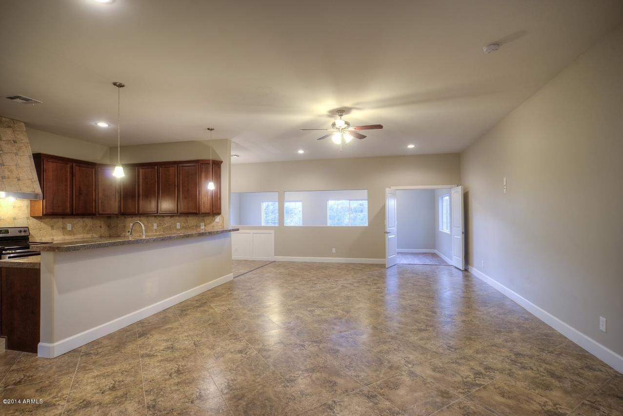 320 E Sabrosa Dr., New River, AZ 85087