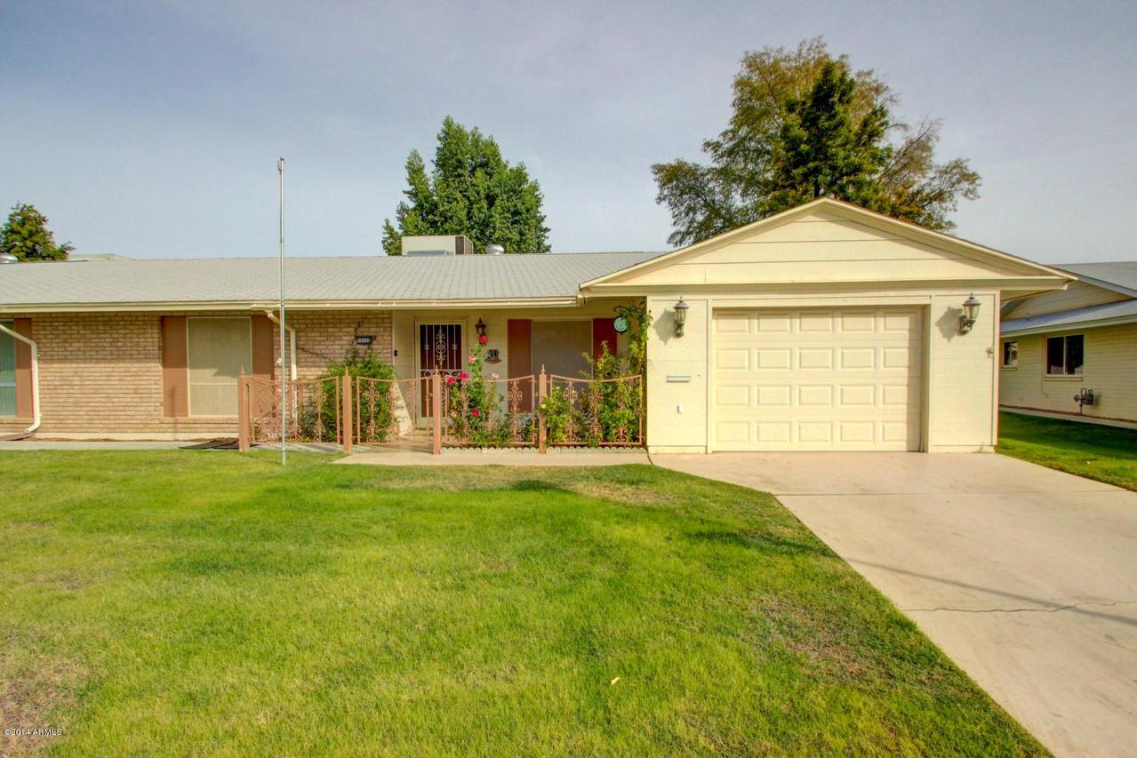 10122 W Candlewood Dr., Sun City, AZ 85351