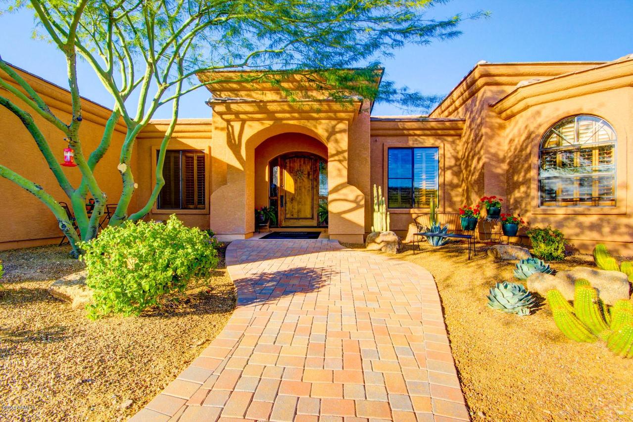 2530 W Wolftrap Rd., New River, AZ 85087