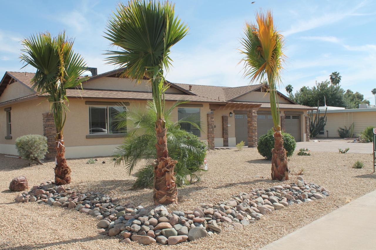 13815 N Whispering Lake Dr., Sun City, AZ 85351