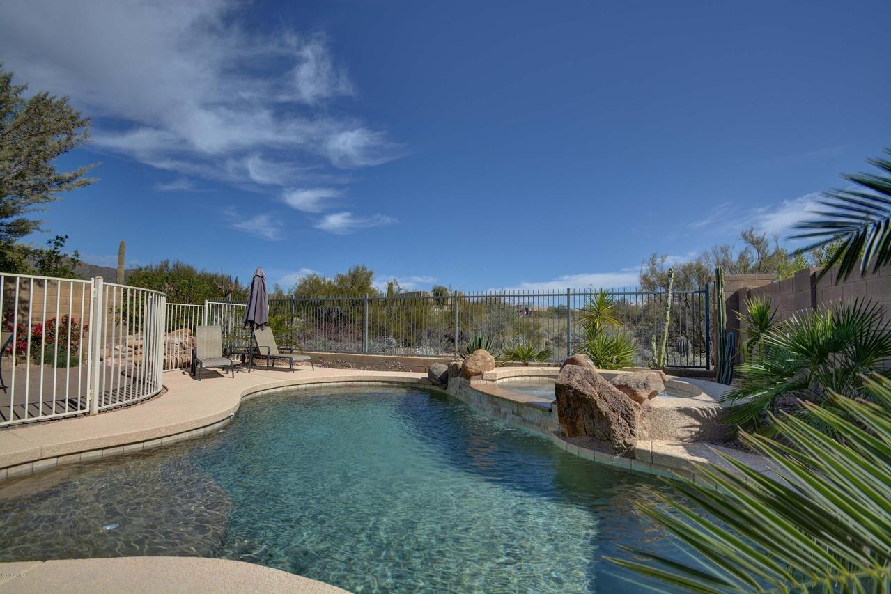 41025 N Iron Horse Way, Anthem, AZ 85086