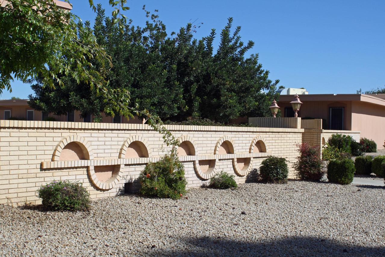 10572 W Palmeras Dr., Sun City, AZ 85373