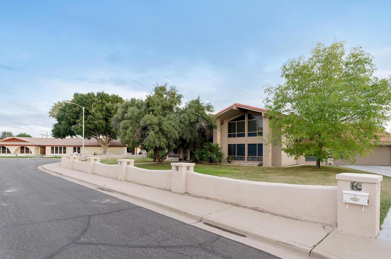 2325 E Glencove Cir., Mesa, AZ 85213