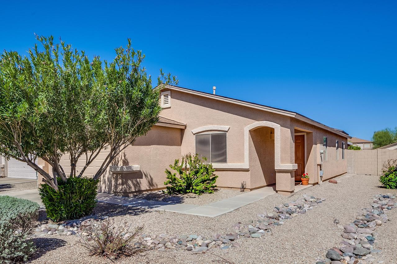 1706 E Silktassel Tr., San Tan Valley, AZ 85143