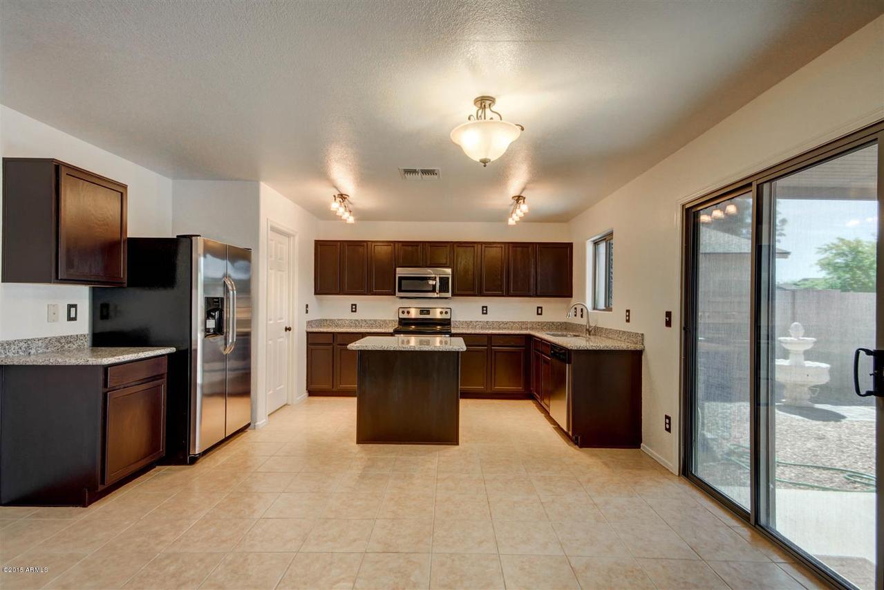 1813 E Desert Rose Tr., San Tan Valley, AZ 85143