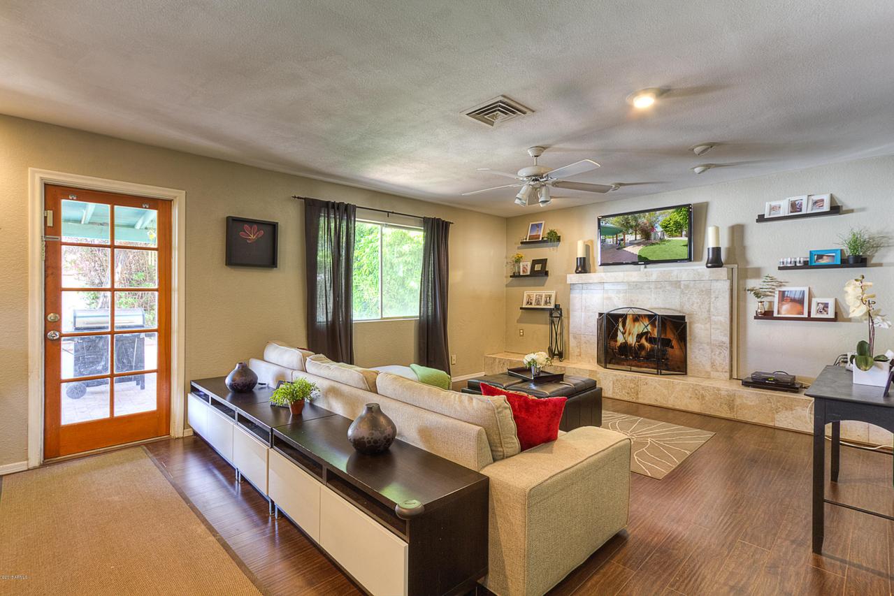 1384 W Shannon St., Chandler, AZ 85224