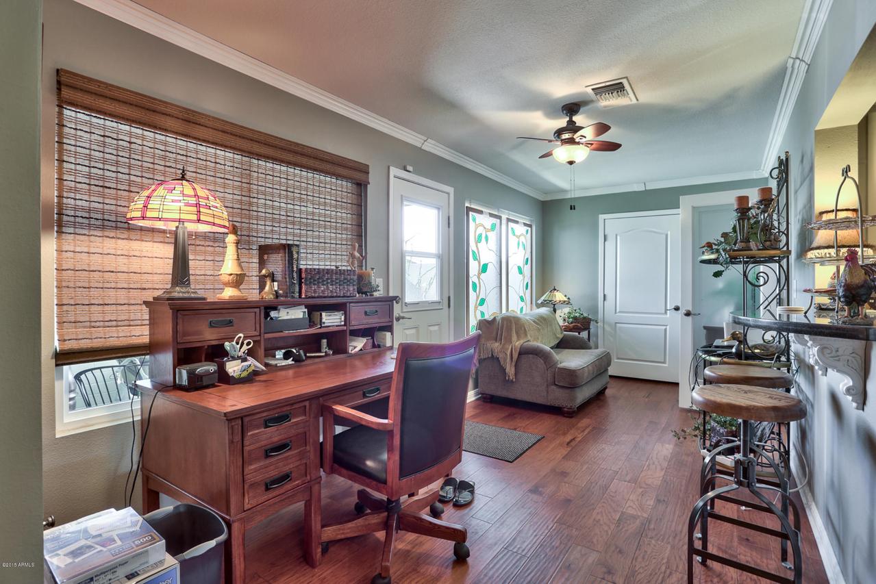 11122 W Desert Butte Dr., Sun City, AZ 85351